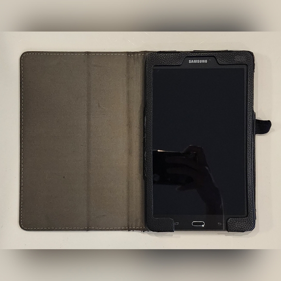 Samsung SM-T377A Galaxy Tab E Tablet w/ Case bundle 16GB 4GLTE